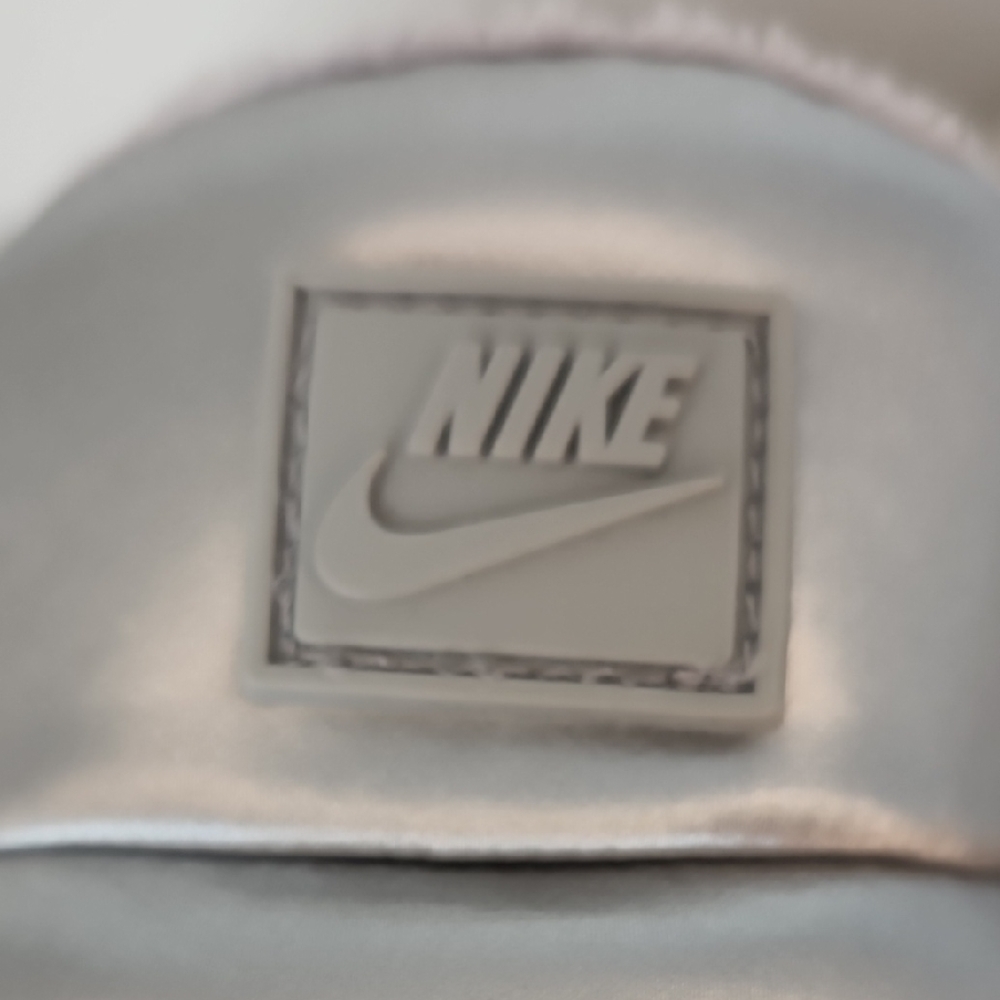Nike Burrow SE Light Puffer Slippers - Picture 3 of 8